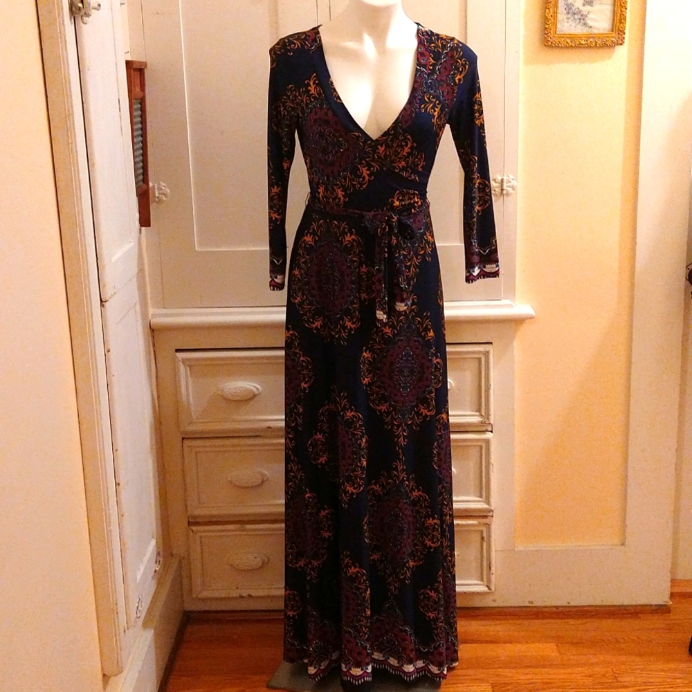 Made in USA  dark blue print stretch maxi dress Sz L 🎁